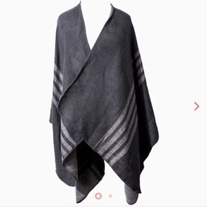 BB Dakota Poncho Wrap